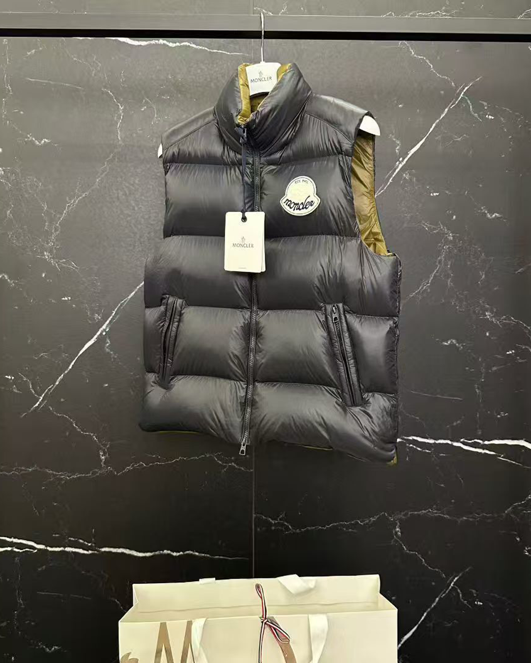 MONC | PUFFER VEST