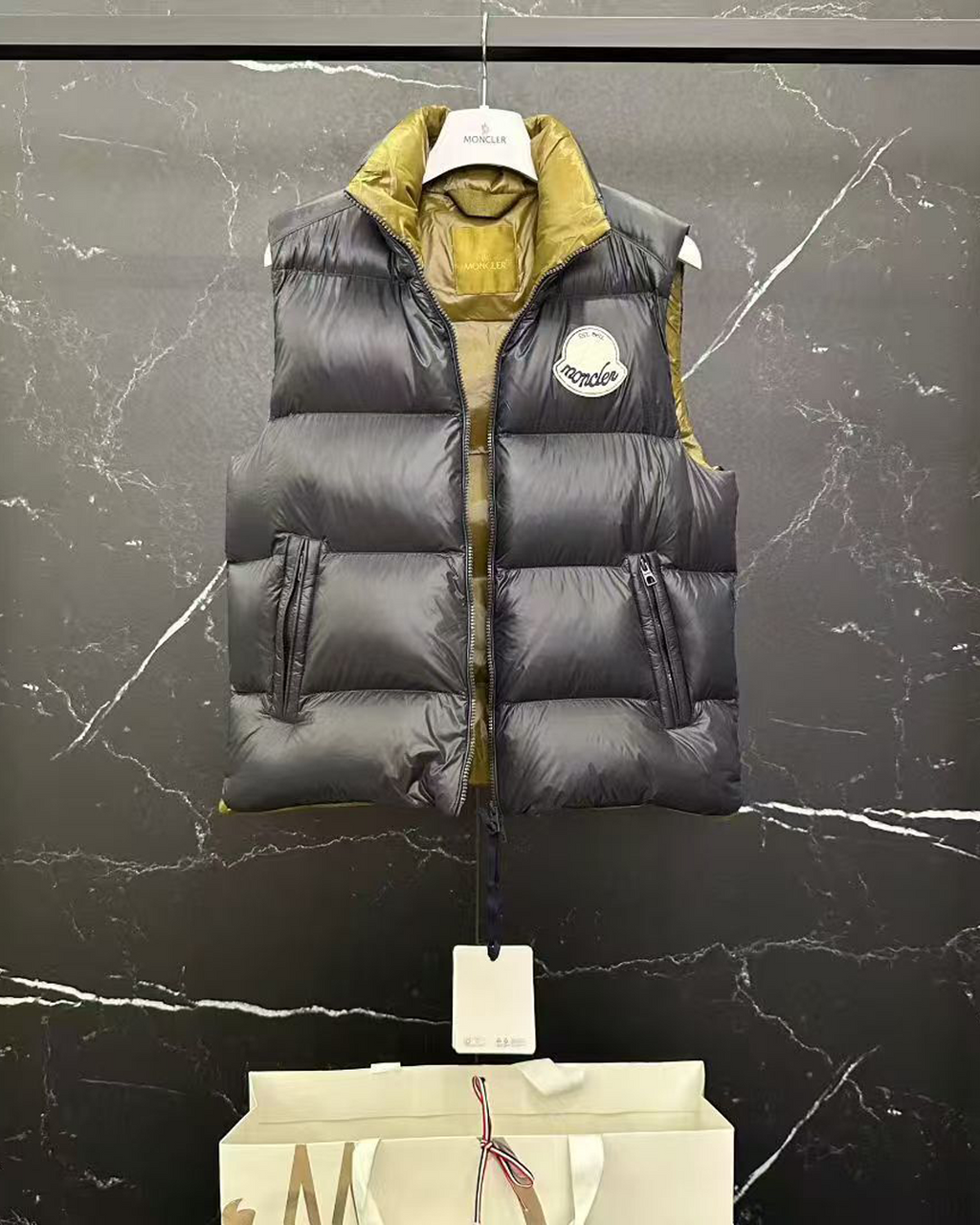 MONC | PUFFER VEST